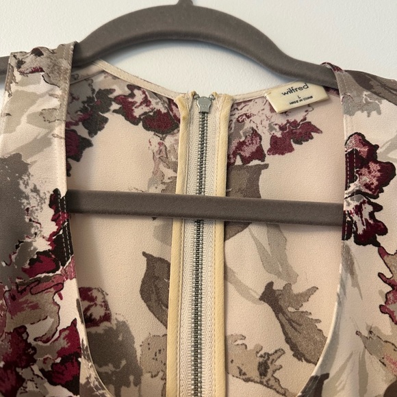 Aritzia- Wilfred Floral Blouse, Size Large - Picture 3 of 3